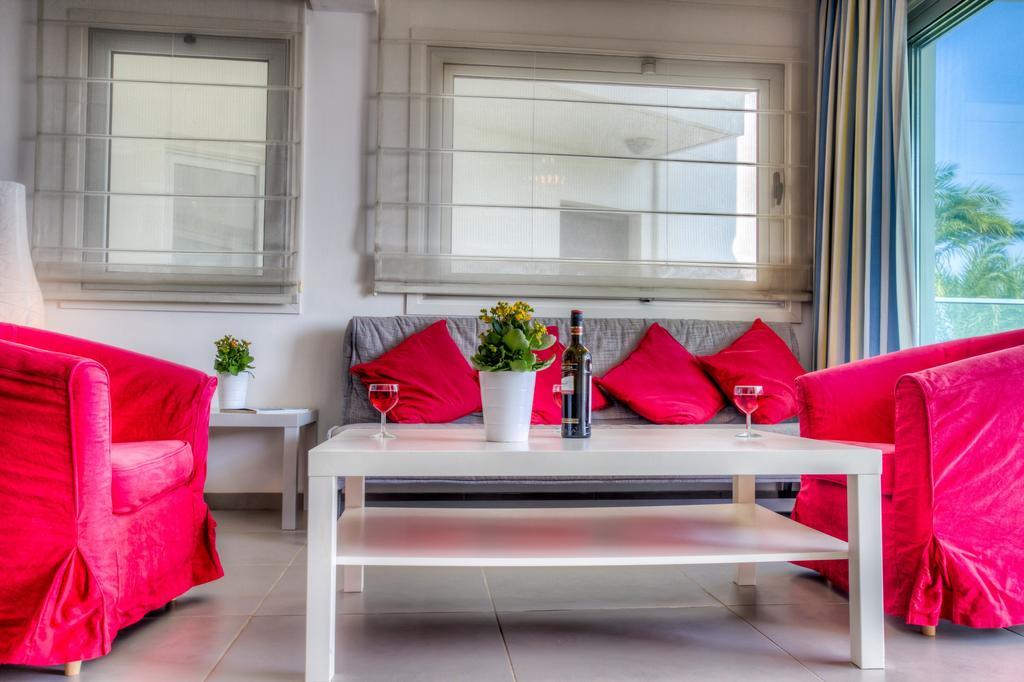 Beachfront Trident Protaras Exterior foto