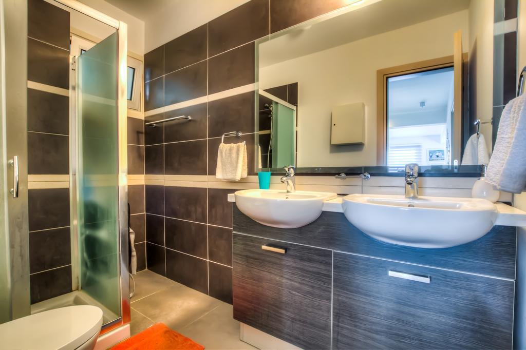 Beachfront Trident Protaras Exterior foto