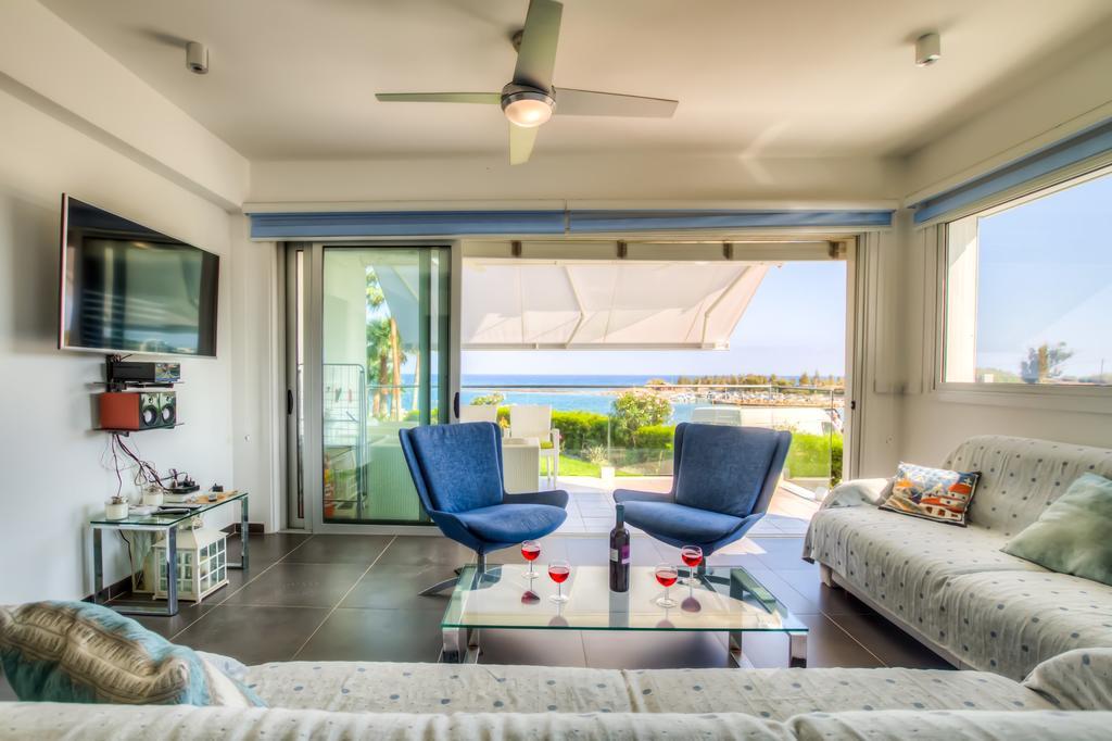 Beachfront Trident Protaras Exterior foto