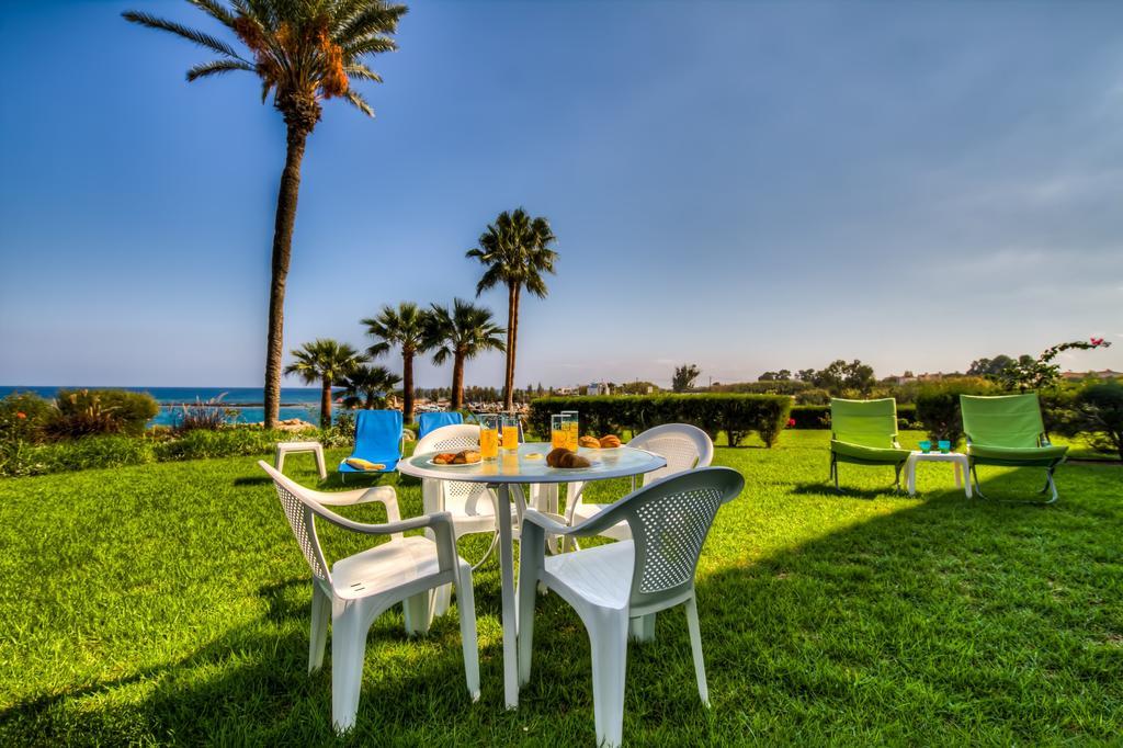 Beachfront Trident Protaras Exterior foto
